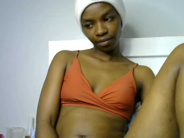 Juicygirl-1 live cam on BongaCams