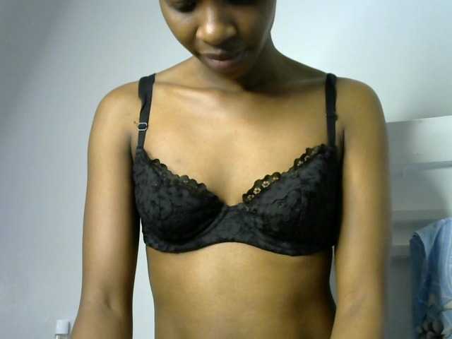 Juicygirl-1 live cam on BongaCams