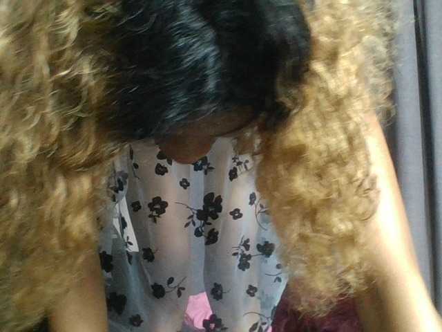 Juicygirl-1 live cam on BongaCams
