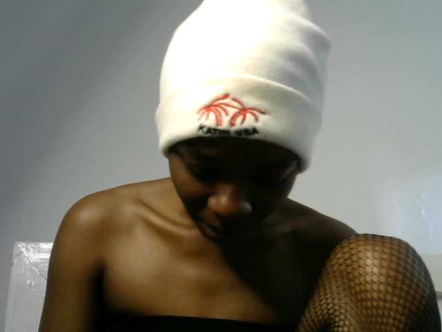 Juicygirl-1 live cam on BongaCams