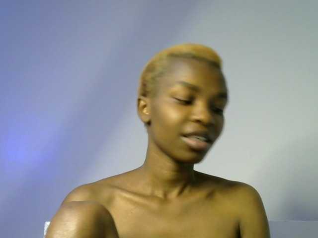 Juicygirl-1 live cam on BongaCams