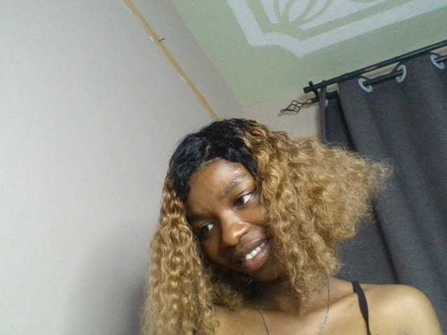 Juicygirl-1 live cam on BongaCams