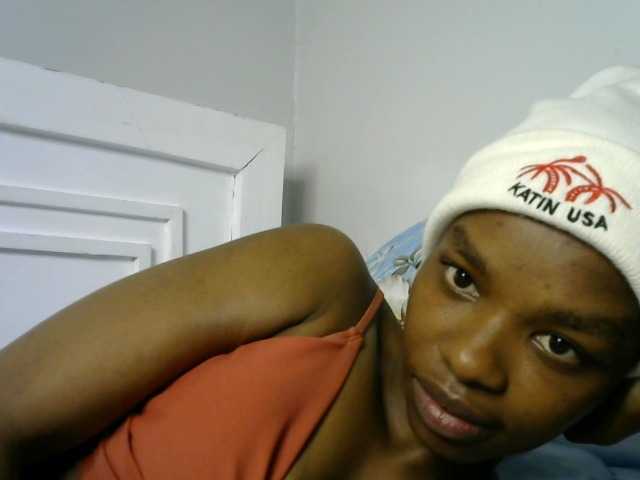 Juicygirl-1 live cam on BongaCams