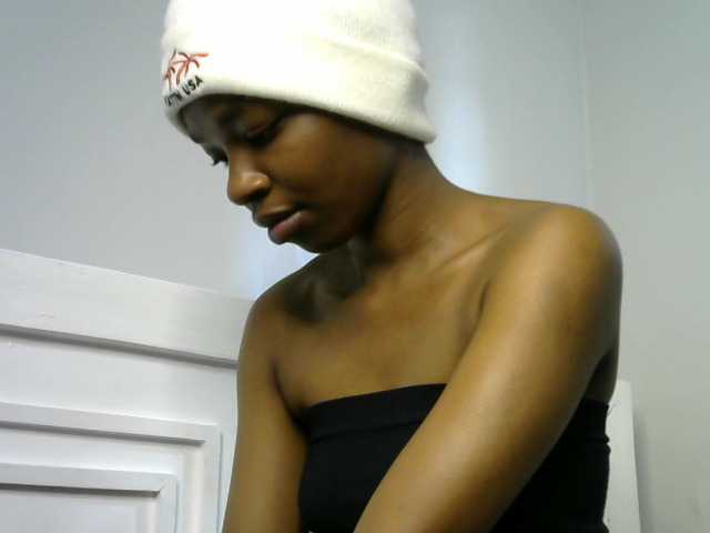 Juicygirl-1 live cam on BongaCams