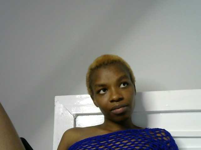 Juicygirl-1 live cam on BongaCams