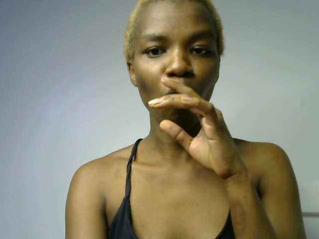 Juicygirl-1 live cam on BongaCams