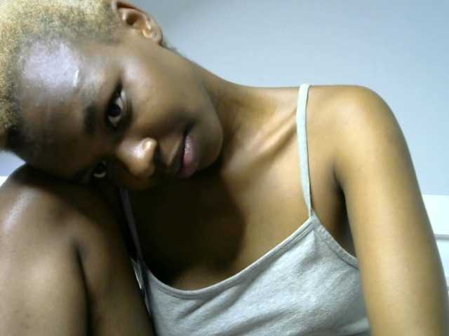 Juicygirl-1 live cam on BongaCams