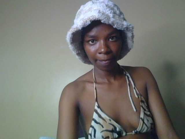 Juicygirl-1 live cam on BongaCams