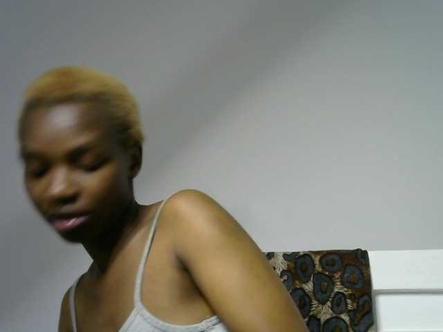Juicygirl-1 live cam on BongaCams