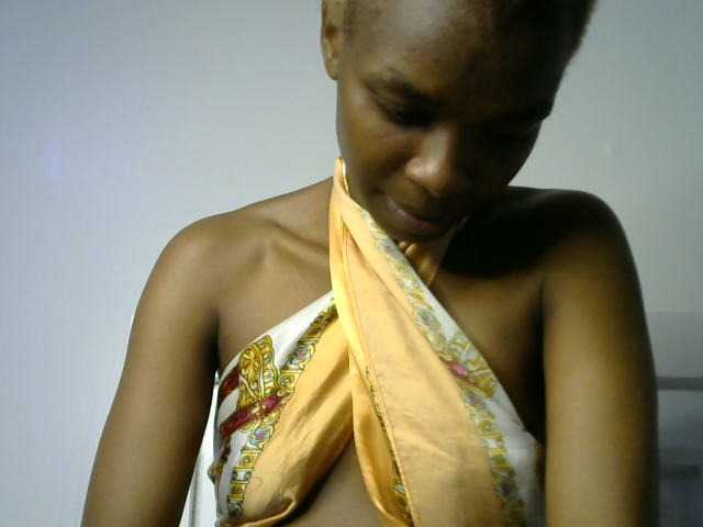 Juicygirl-1 live cam on BongaCams