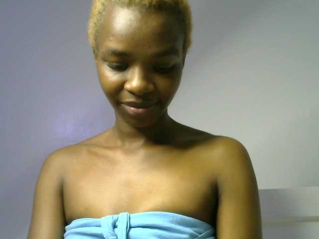 Juicygirl-1 live cam on BongaCams