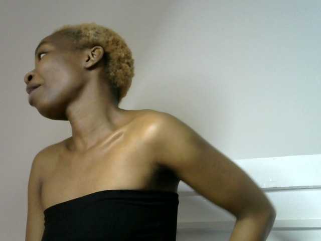 Juicygirl-1 live cam on BongaCams