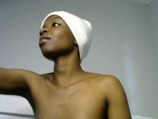 Juicygirl-1 live cam on BongaCams