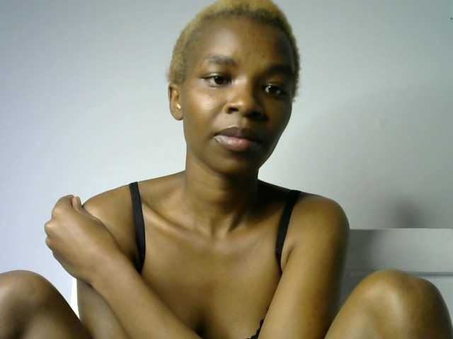 Juicygirl-1 live cam on BongaCams