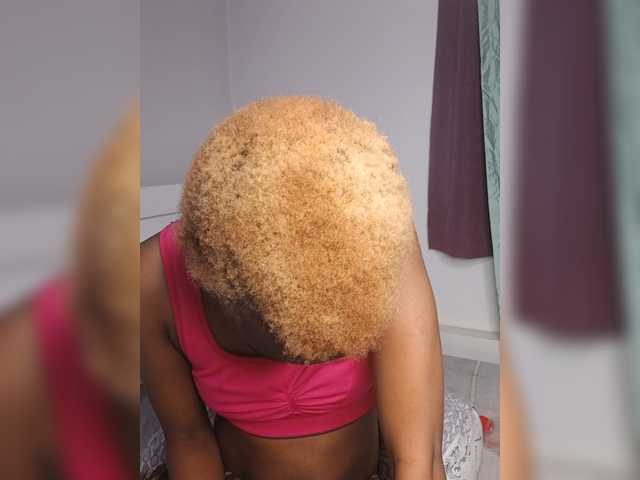 Juicygirl-1 live cam on BongaCams