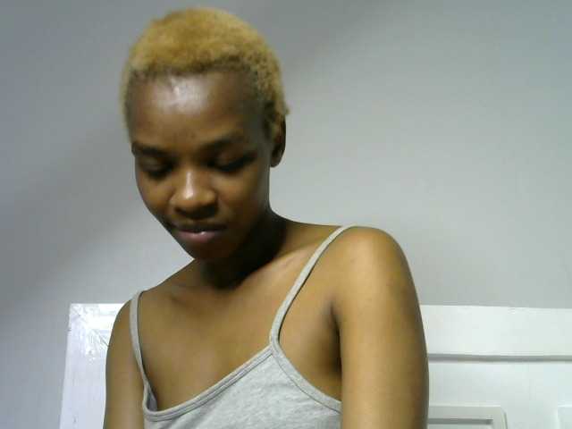 Juicygirl-1 live cam on BongaCams