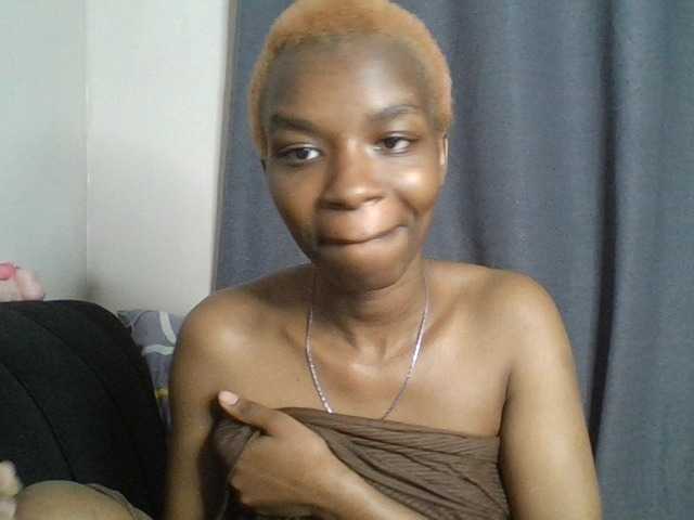 Juicygirl-1 live cam on BongaCams