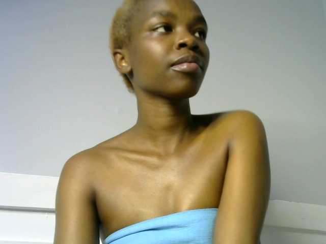 Juicygirl-1 live cam on BongaCams