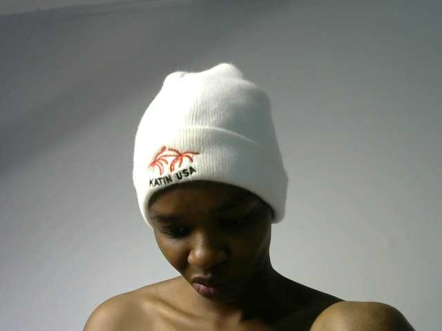 Juicygirl-1 live cam on BongaCams
