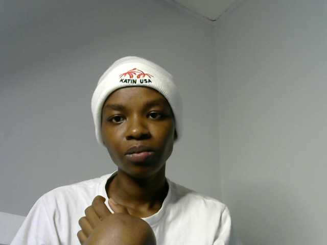 Juicygirl-1 live cam on BongaCams