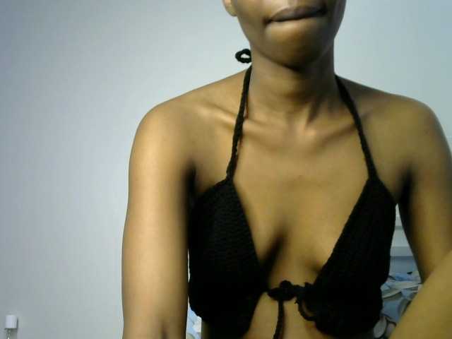 Juicygirl-1 live cam on BongaCams