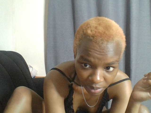 Juicygirl-1 live cam on BongaCams