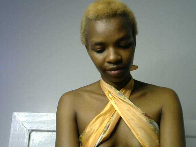 Juicygirl-1 live cam on BongaCams