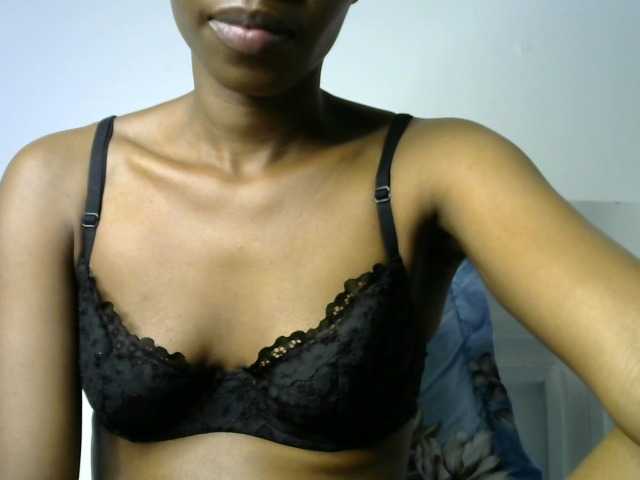 Juicygirl-1 live cam on BongaCams