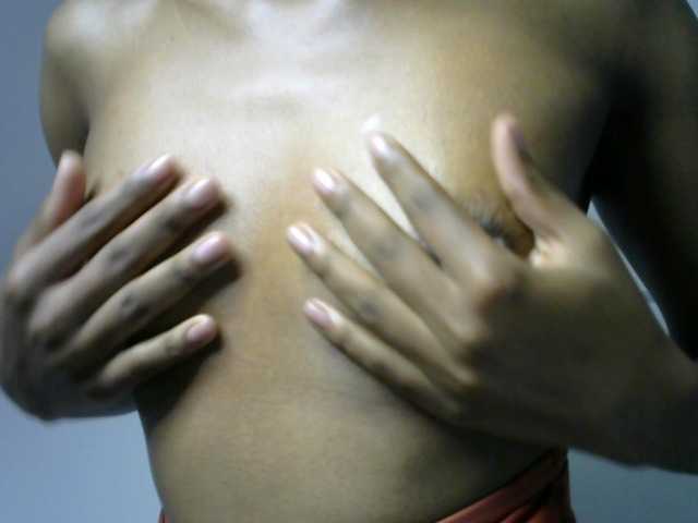 Juicygirl-1 live cam on BongaCams