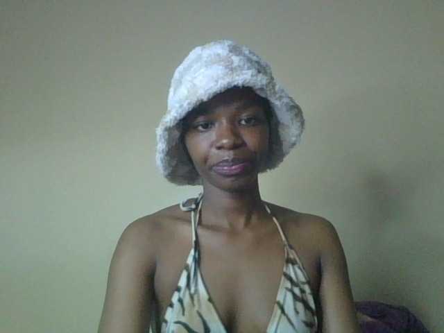 Juicygirl-1 live cam on BongaCams