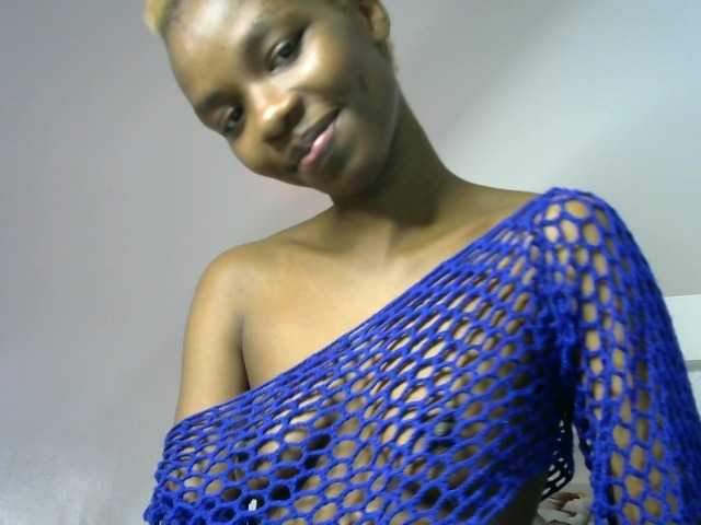 Juicygirl-1 live cam on BongaCams