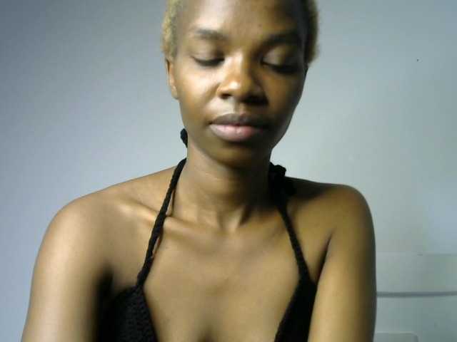 Juicygirl-1 live cam on BongaCams