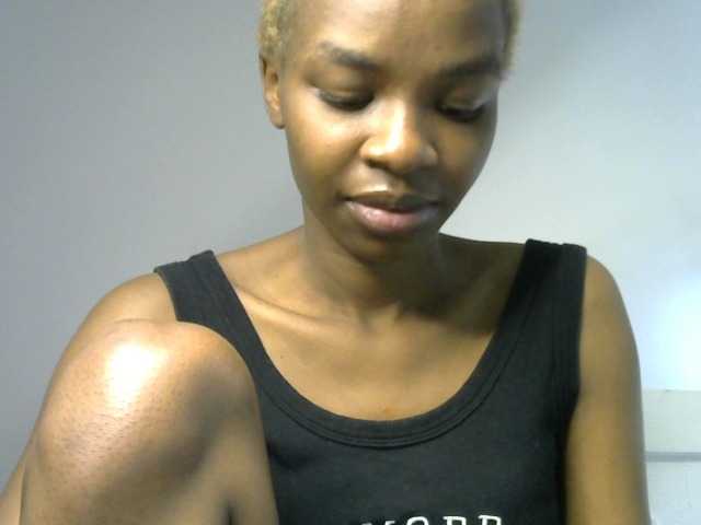 Juicygirl-1 live cam on BongaCams