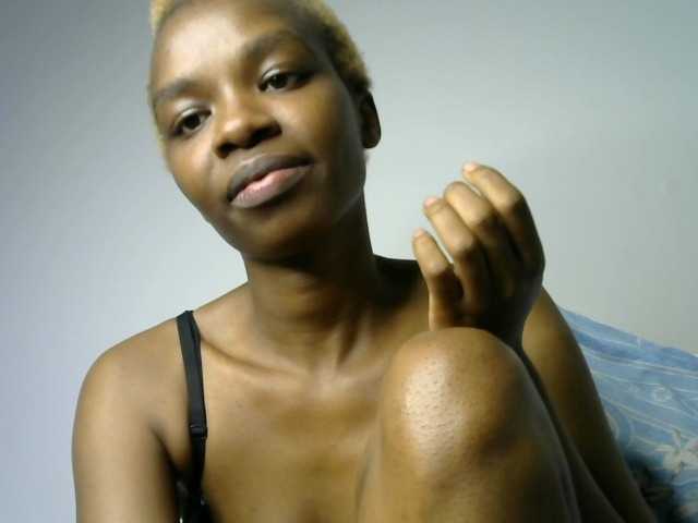 Juicygirl-1 live cam on BongaCams