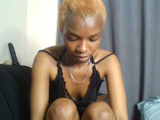 Juicygirl-1 live cam on BongaCams