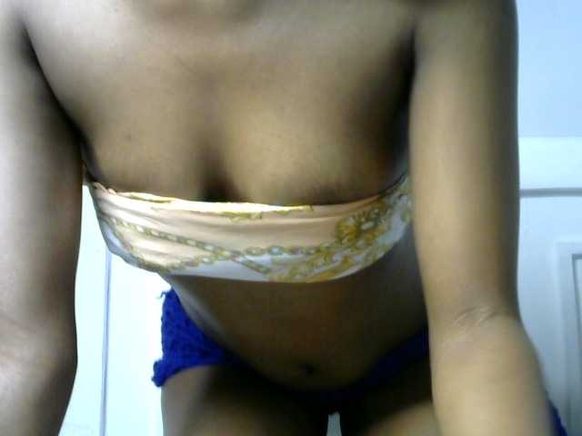 Juicygirl-1 live cam on BongaCams