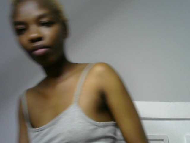 Juicygirl-1 live cam on BongaCams
