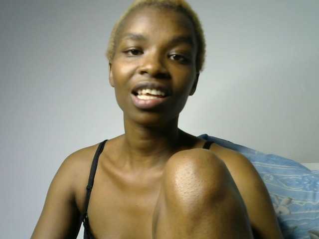 Juicygirl-1 live cam on BongaCams