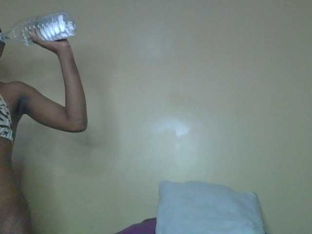 Juicygirl-1 live cam on BongaCams