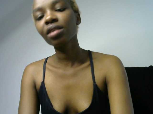 Juicygirl-1 live cam on BongaCams