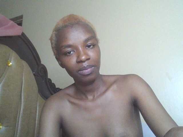 Juicygirl-1 live cam on BongaCams