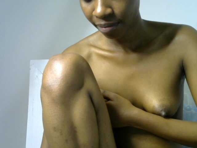 Juicygirl-1 live cam on BongaCams