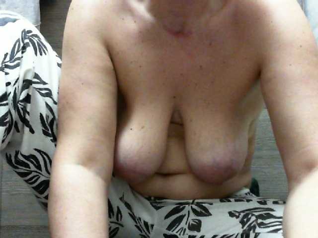 elyseblue live cam on BongaCams