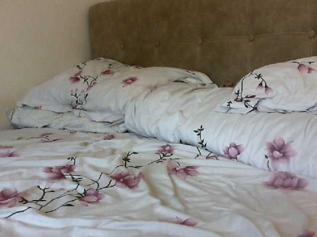 elyseblue live cam on BongaCams