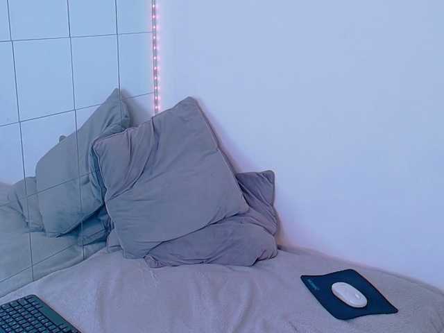 SellennaX live cam preview