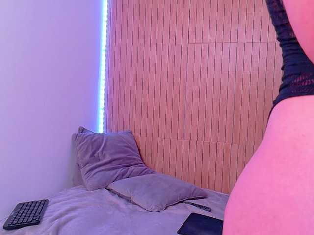 SellennaX, live now on BongaCams