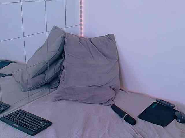 SellennaX webcam