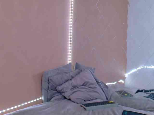 SellennaX webcam