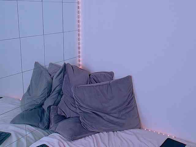 SellennaX webcam