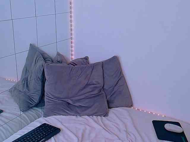 SellennaX webcam